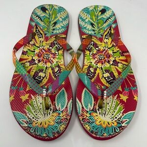 VERA BRADLEY: Flip Flops Size Small 5-6. Pattern: Rumba